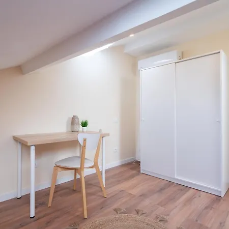 Apartamento Fantastic Contemporary Flat W/ Balcony *