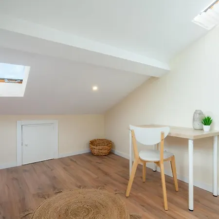 Fantastic Contemporary Flat W/ Balcony Porto