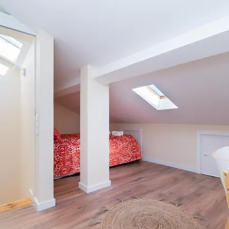Fantastic Contemporary Flat W/ Balcony * Porto