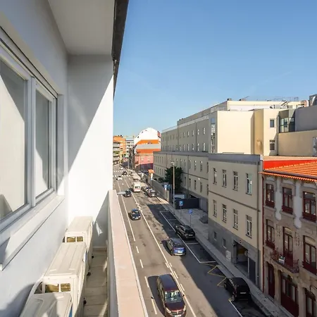 Fantastic Contemporary Flat W/ Balcony Porto
