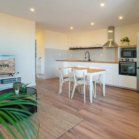 Fantastic Contemporary Flat W/ Balcony * Porto