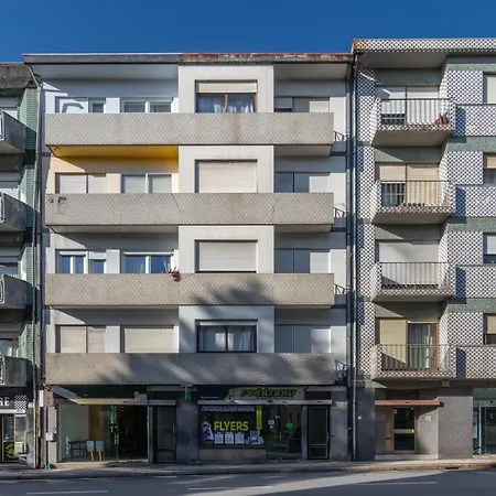 Fantastic Contemporary Flat W/ Balcony * Porto